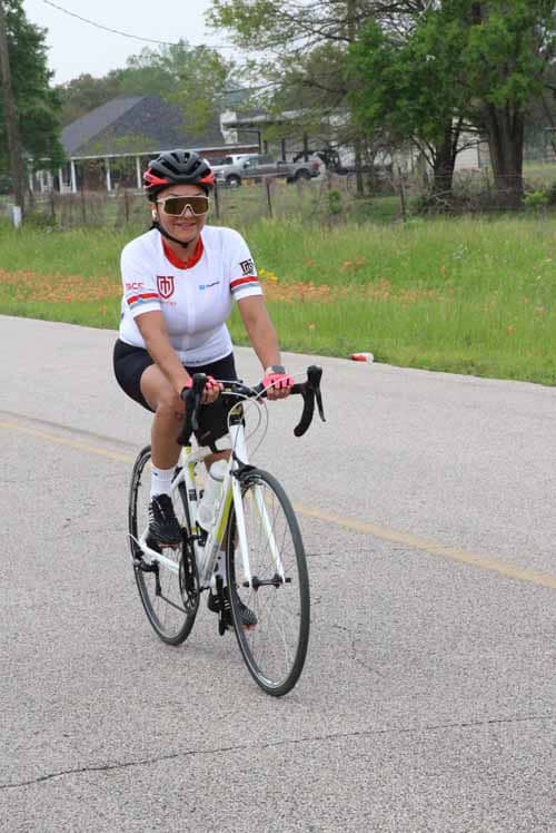 High-Performance Road Cycling Bicycle for Outdoor Rides and Fitness Training.